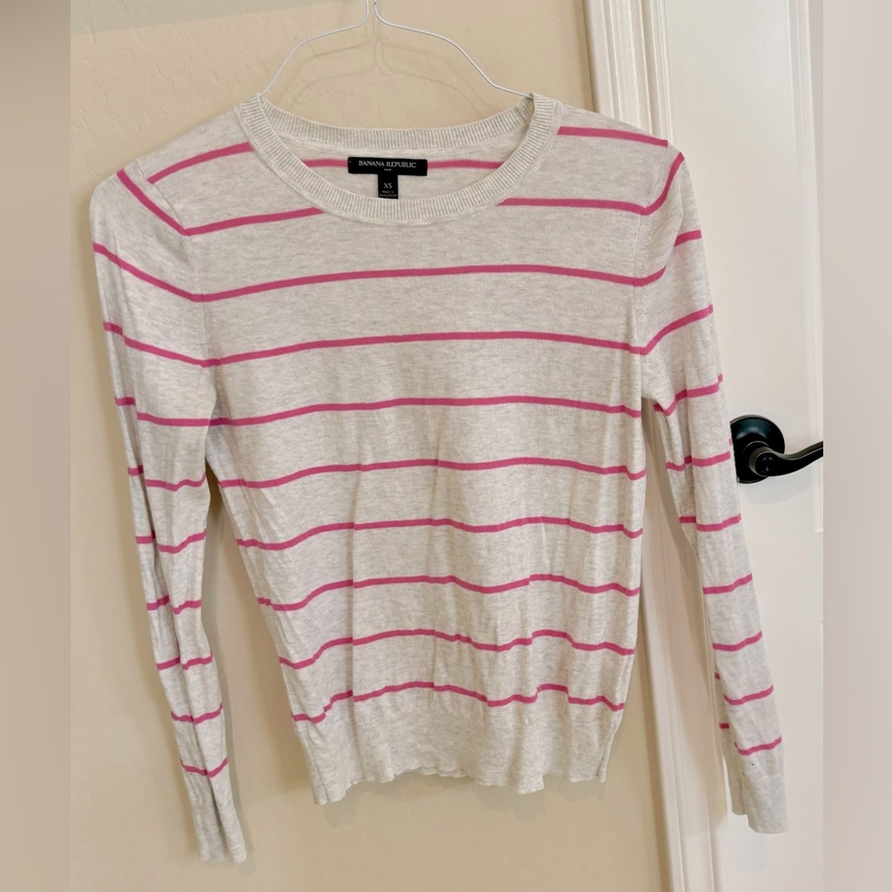 Cream Banana Republic Sweater with Pink Pinstripes XS